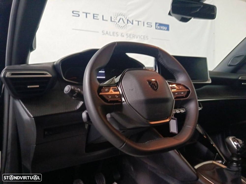Peugeot 2008 1.2 PureTech Style - 12