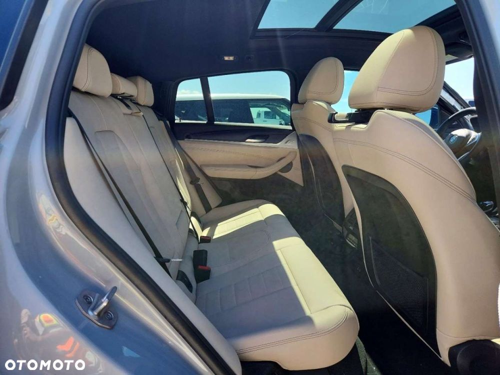 BMW X4 - 11