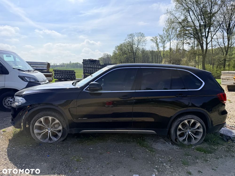 BMW X5 xDrive50i Sport-Aut - 2