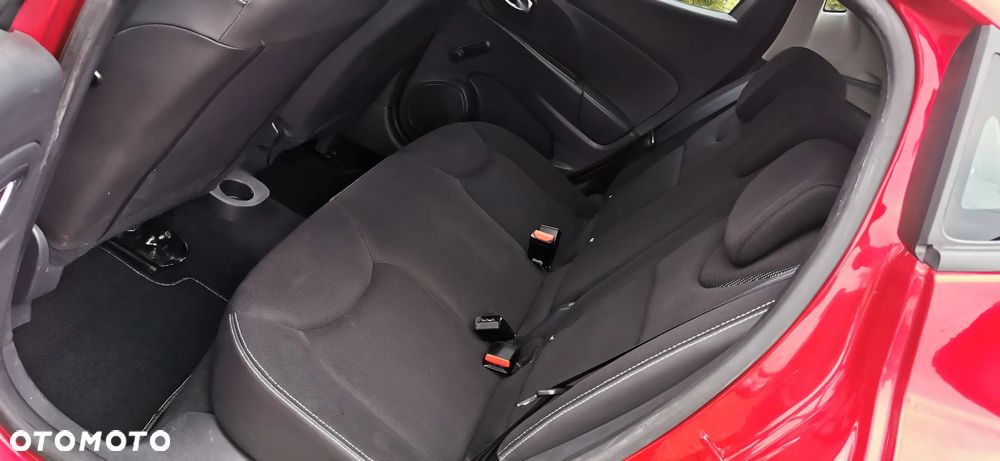 Renault Clio 1.2 16V 75 Experience - 22