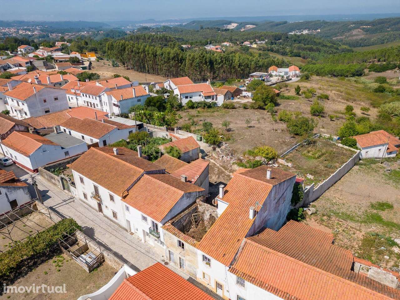 Moradia Histórica para Restauro no Centro de Aljubarrota - Grande imagem: 2/8