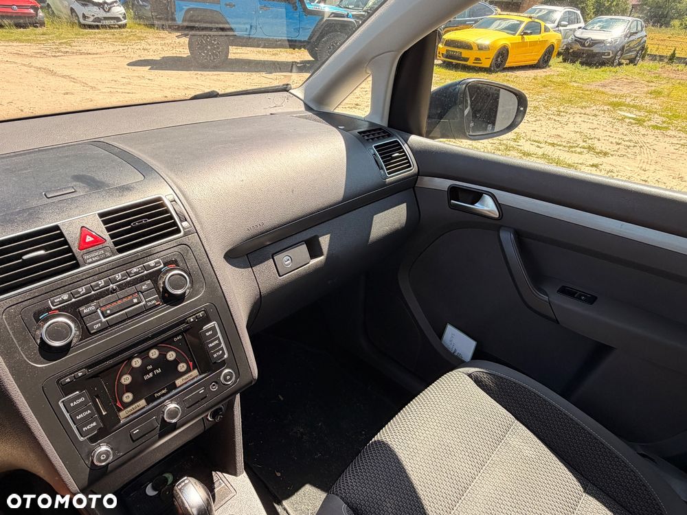Volkswagen Touran 1.6 TDI DPF BlueMotion Technology DSG Highline - 31