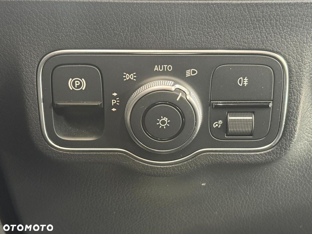 Mercedes-Benz EQA 300 66.5kWh 4-Matic Progressive - 28