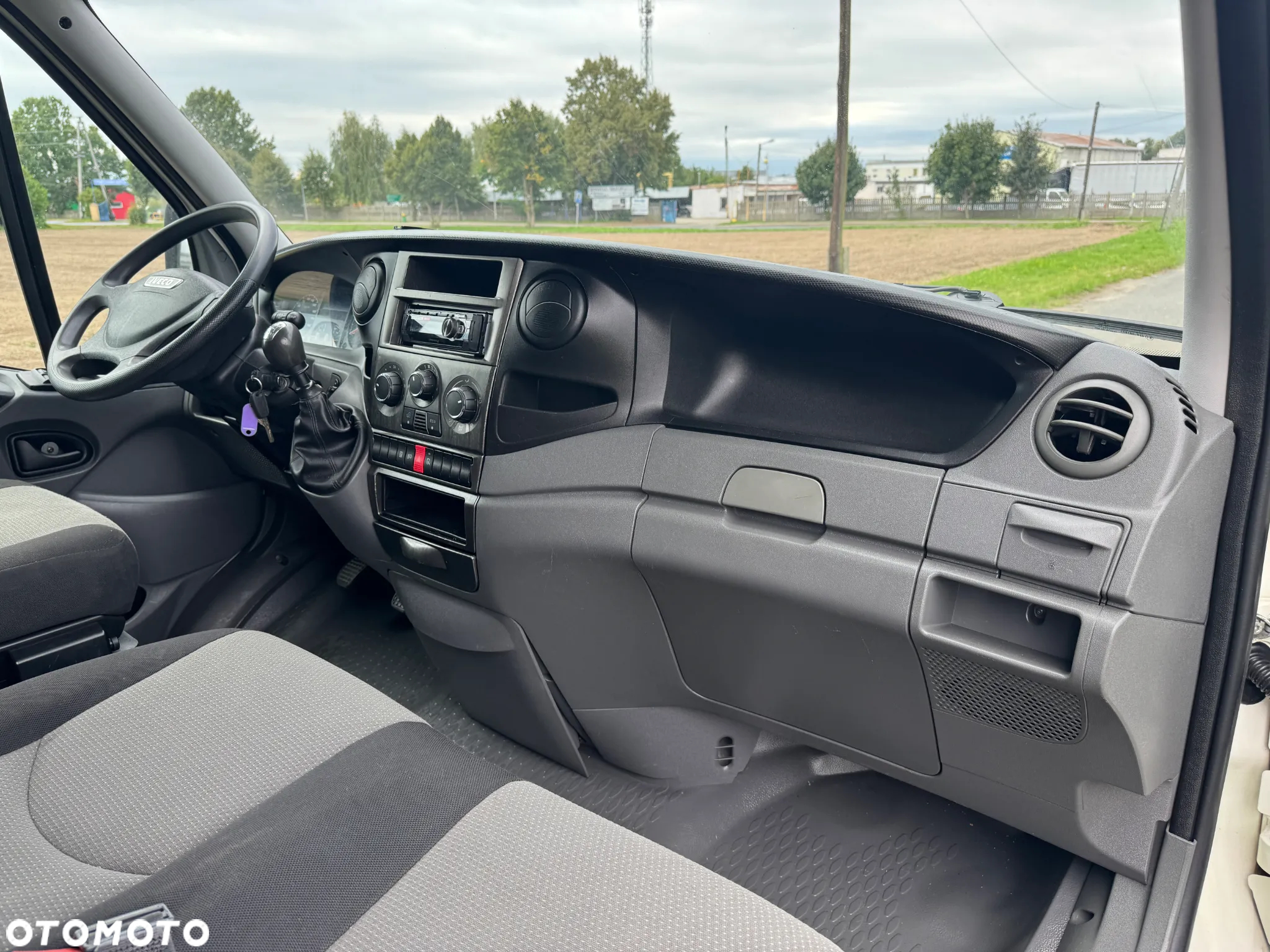 Iveco 35C15 * 3.0 / 150KM * Kontener / Rama * Koła bliźniacze * Rozstaw osi: 4.1m * - 28