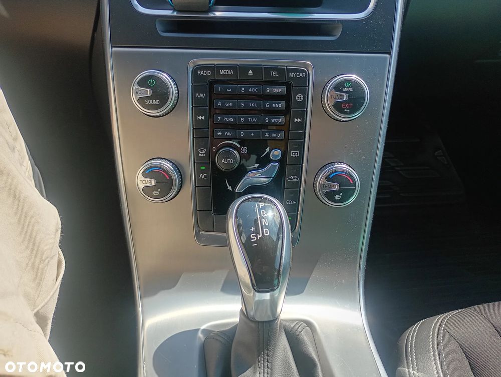 Volvo S60 D3 Geartronic Momentum - 17