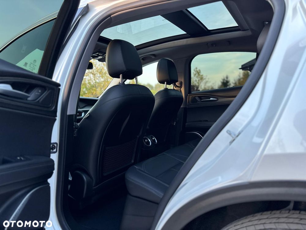 Alfa Romeo Stelvio - 20