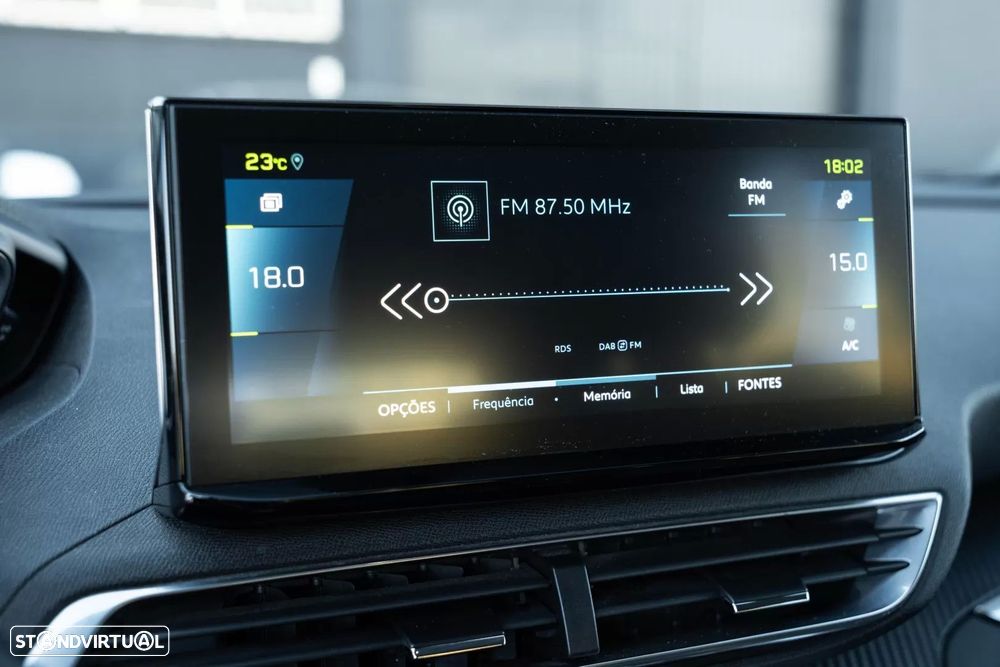 Peugeot 3008 1.6 Hybrid Allure Pack e-EAT8 - 28