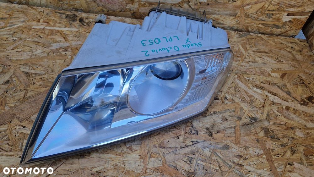 SKODA OCTAVIA 2 II LAMPA PRZÓD PRZEDNIA LEWA  EUROPA XENON - 4