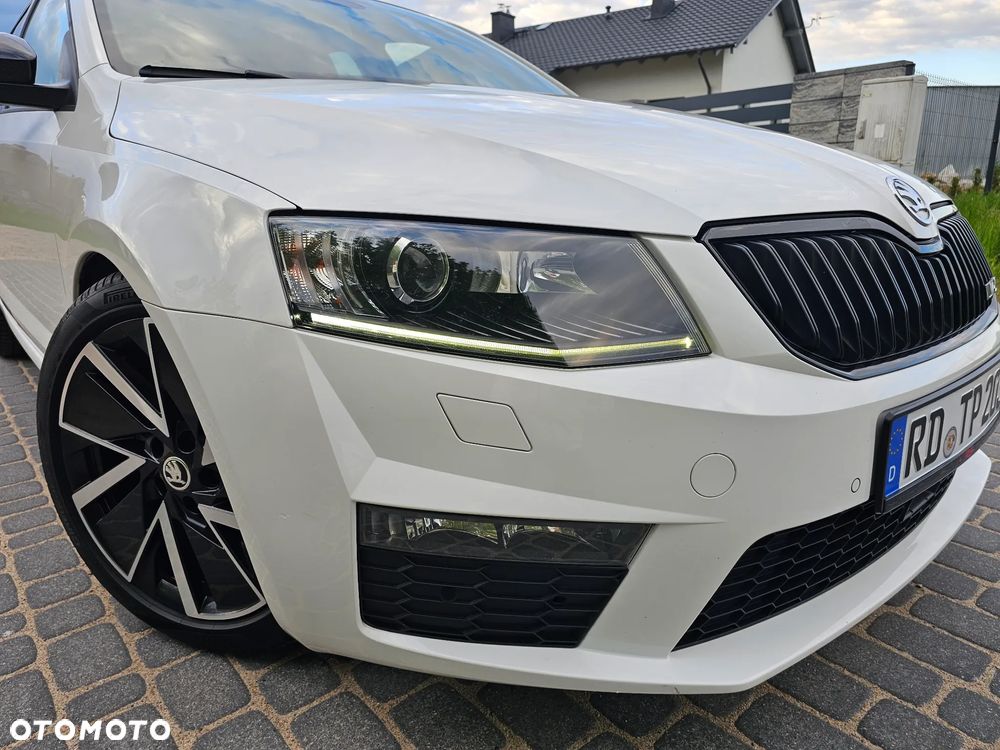 Skoda Octavia 2.0 TDI DSG RS - 22