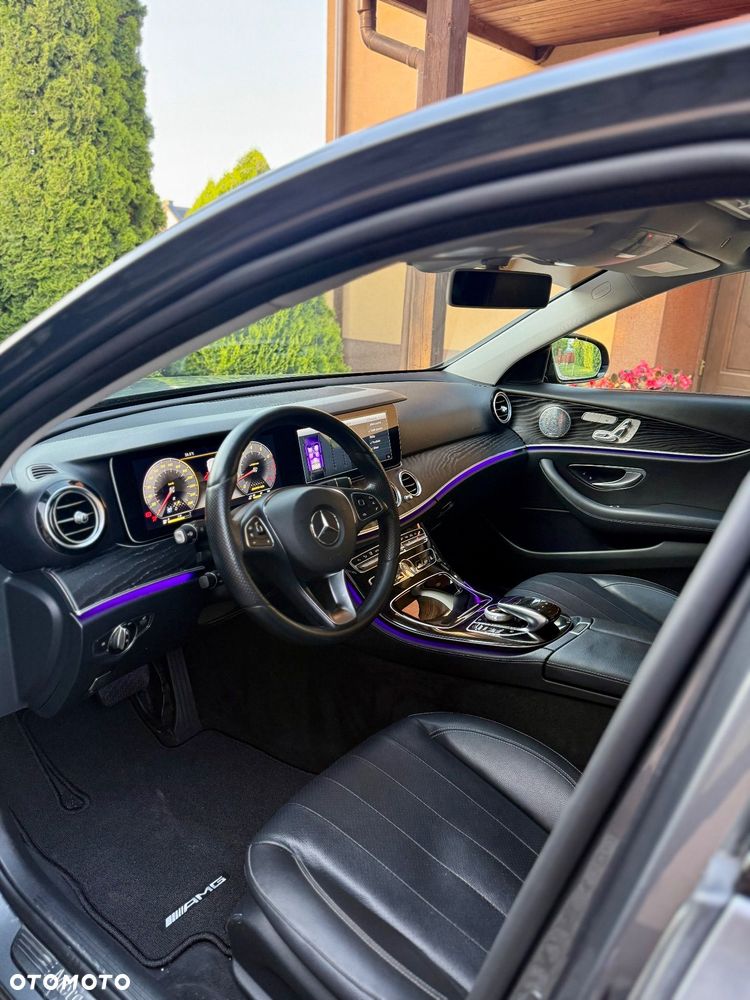Mercedes-Benz Klasa E 300 9G-TRONIC - 3