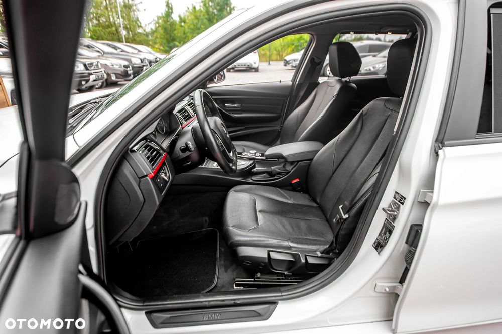 BMW Seria 3 320i Modern Line - 20