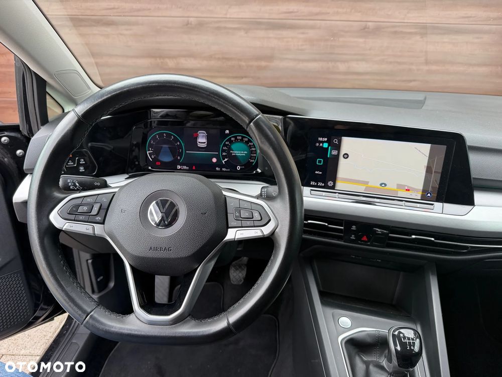 Volkswagen Golf - 11