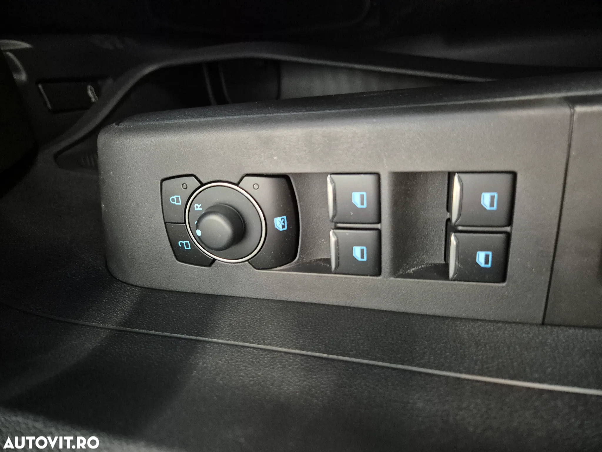 Ford Tourneo Courier 1.0 EcoBoost Titanium - 21