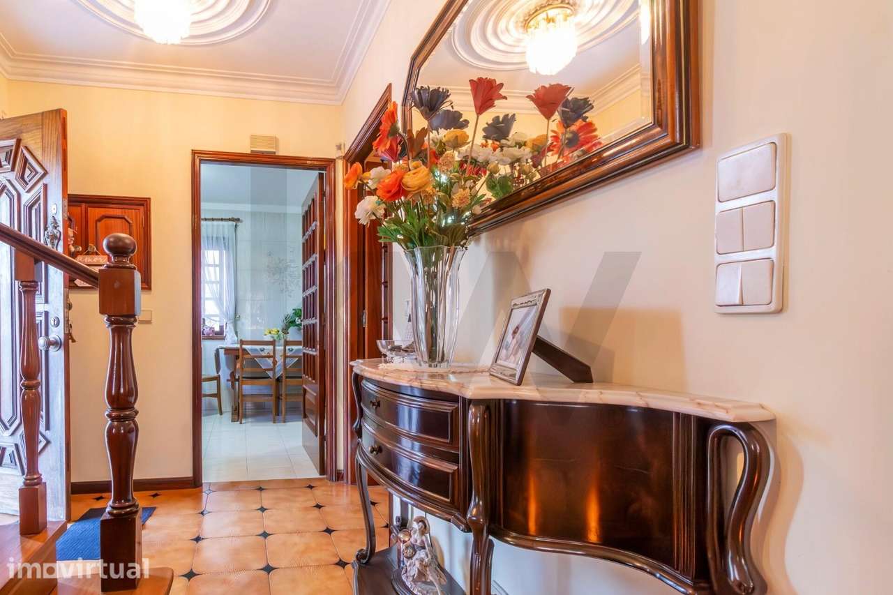 MORADIA T3 DE EXCEÇÃO NA RUA QUINTA DAS PEDRAS, MAFAMUDE, VILA NOVA DE - Grande imagem: 5/37