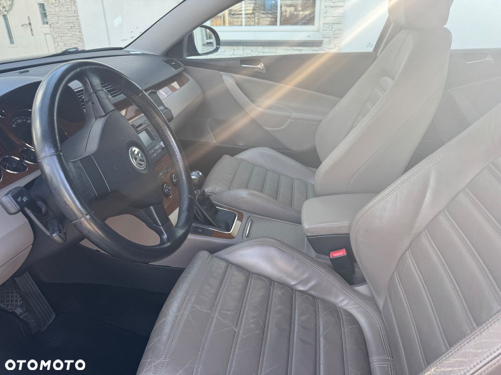 Volkswagen Passat 1.6 FSI Comfortline - 7