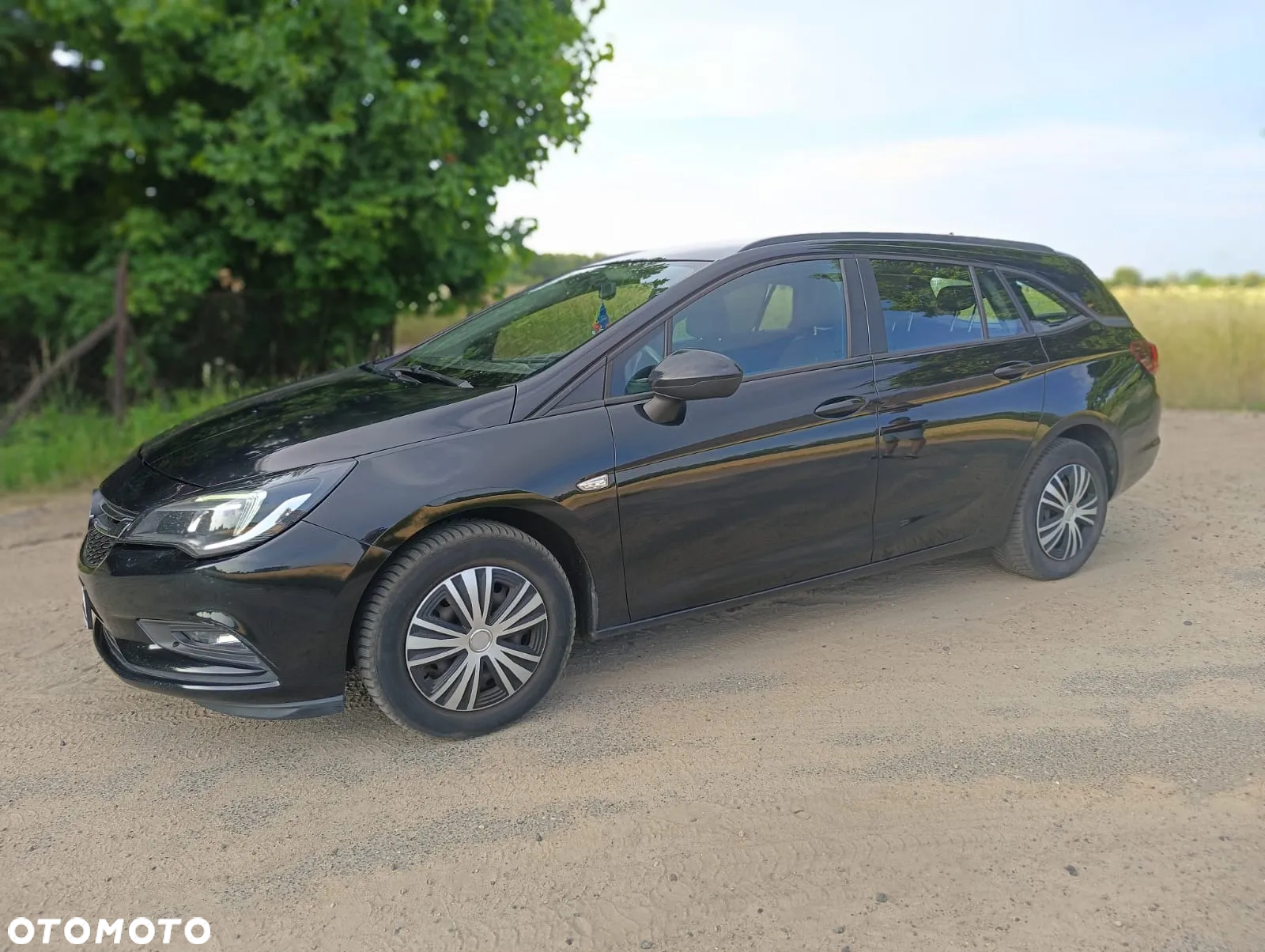 Opel Astra 1.6 D (CDTI) Sports Tourer Selection - 2