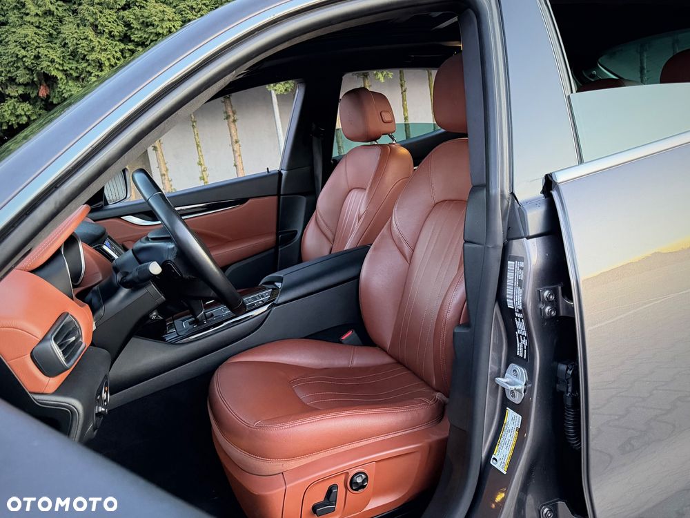 Maserati Levante Q4 GranLusso - 16