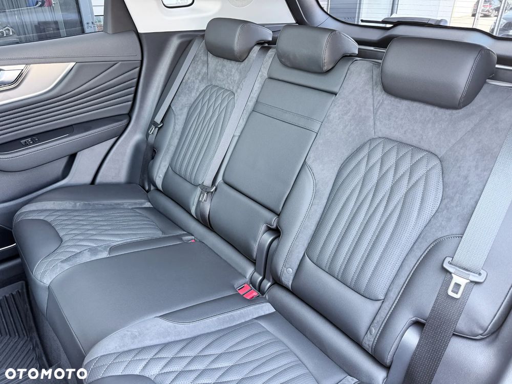Hongqi HS5 2.0T Executive AWD - 33