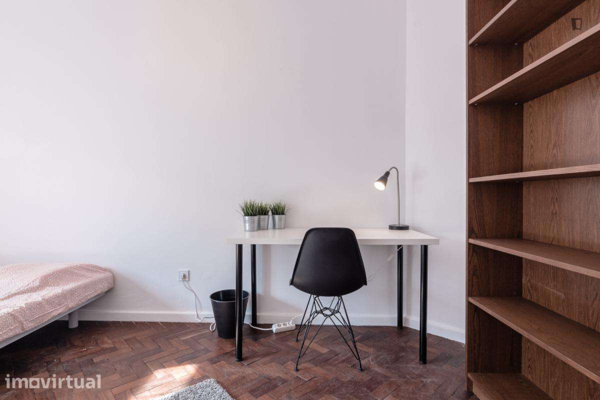 Quarto - localizado em Arroios Lisbon - Grande imagem: 3/25