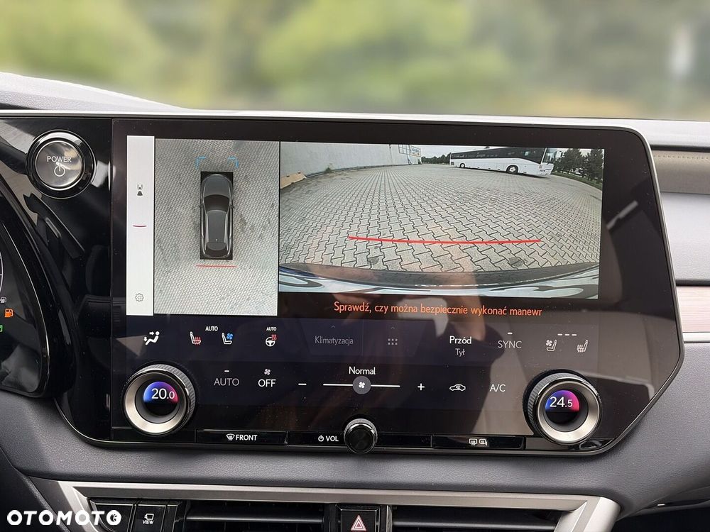 Lexus RX 450h+ Omotenashi - 26