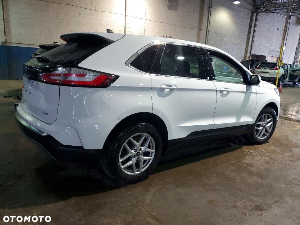 Ford Edge - 8