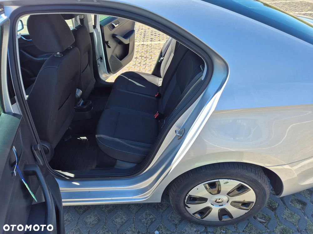 Skoda RAPID 1.6 TDI DPF Ambition - 9