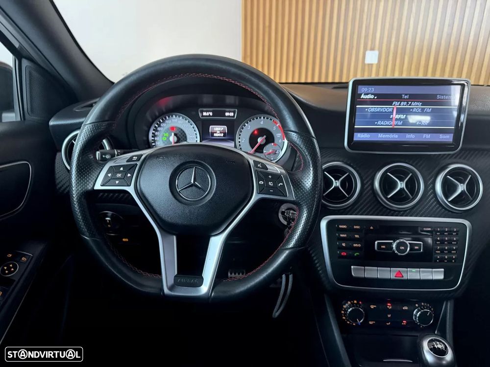 Mercedes-Benz A 180 d AMG Line - 24