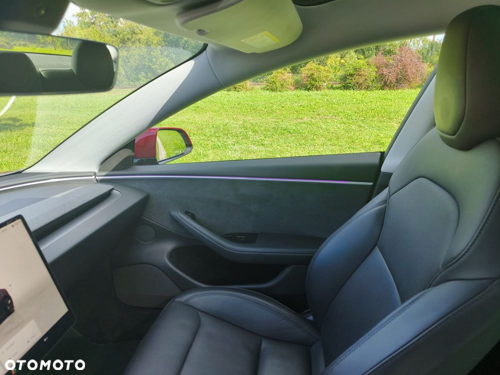 Tesla Model 3 - 9