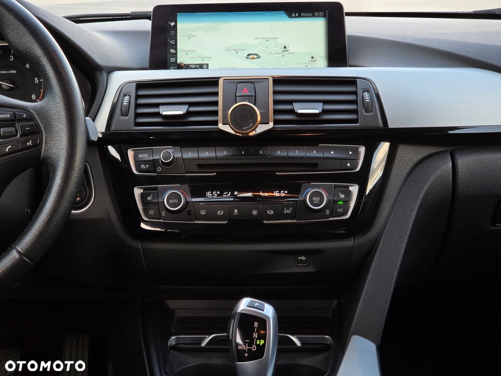 BMW Seria 3 320d Luxury Line sport - 16