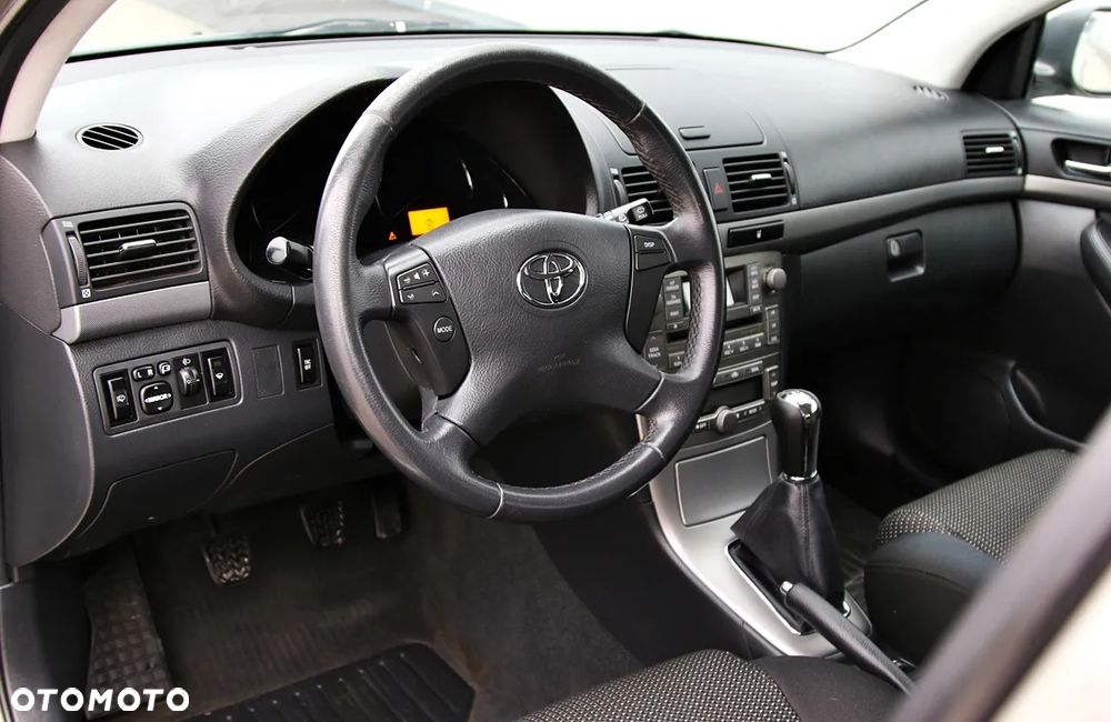 Toyota Avensis 1.8 VVT-i Sol Premium - 16