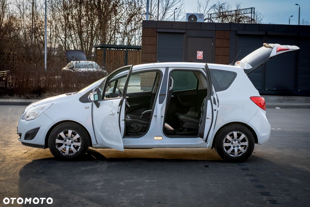 Opel Meriva 1.4 T Essentia - 11