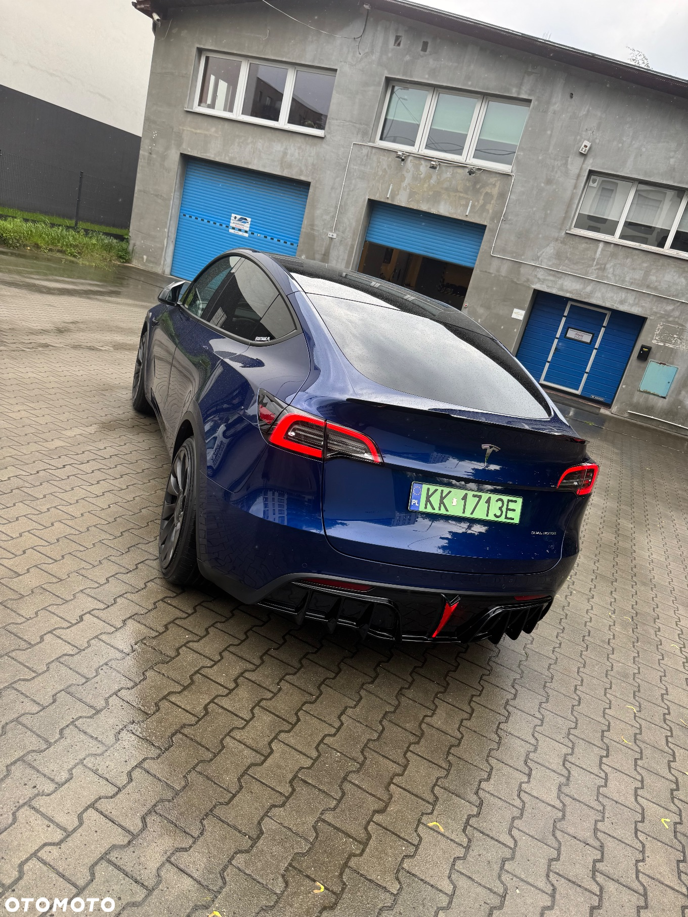 Tesla Y - 4