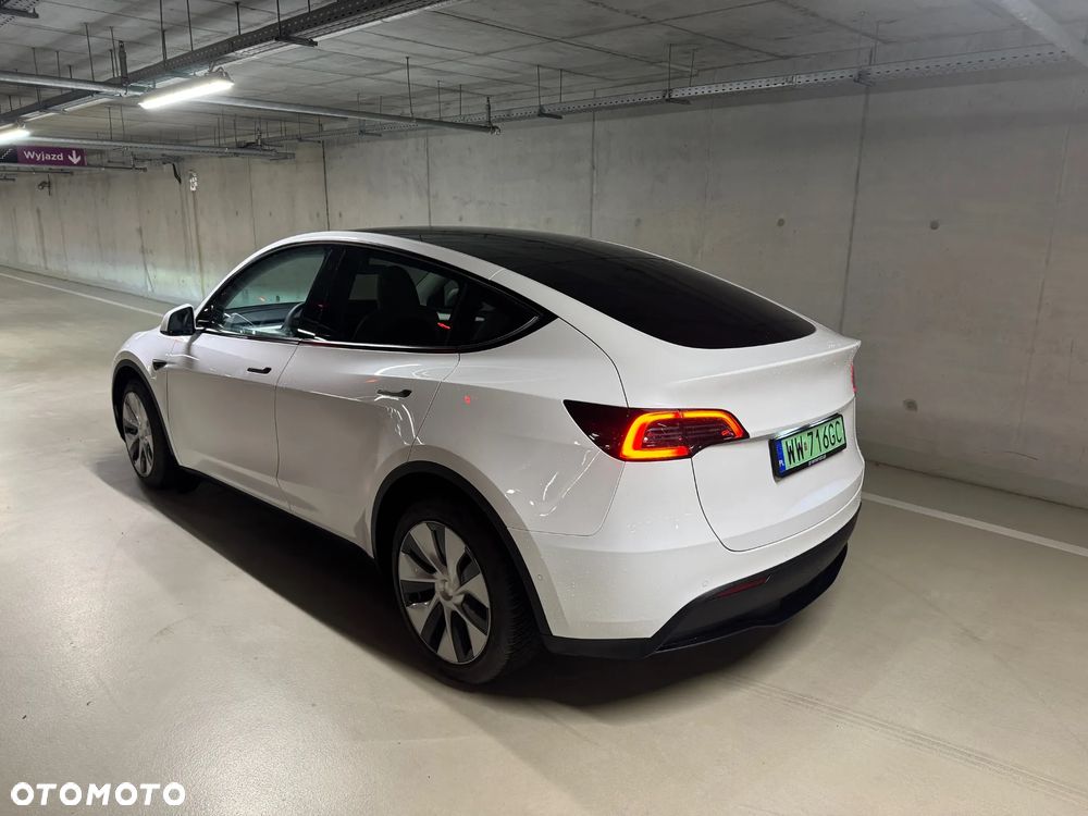 Tesla Y Long Range AWD - 3