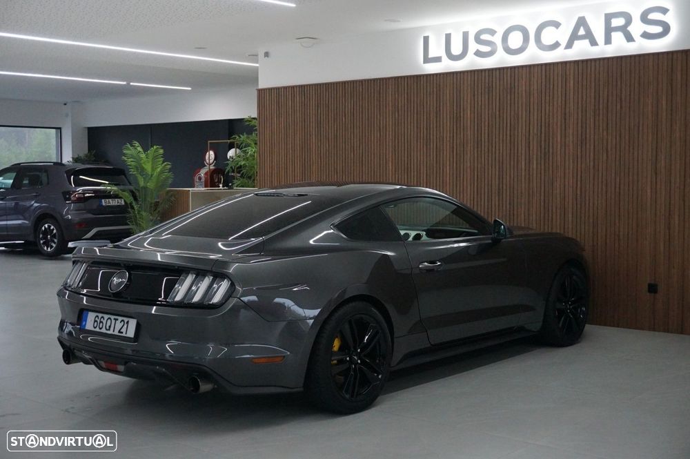 Ford Mustang 2.3i EcoBoost - 32