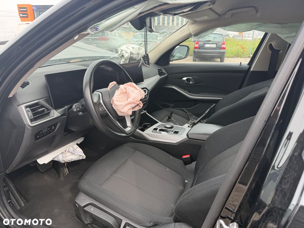 BMW Seria 3 318d mHEV - 10