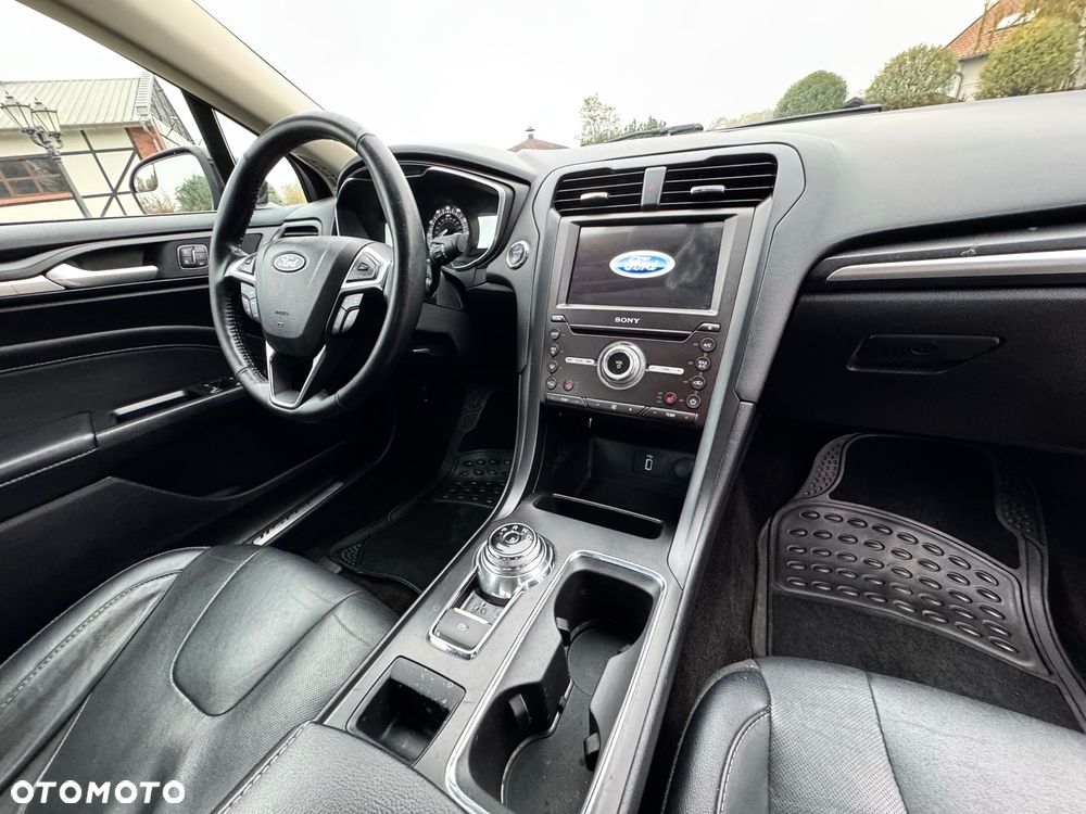 Ford Fusion 2.0 EcoBoost Titanium - 10