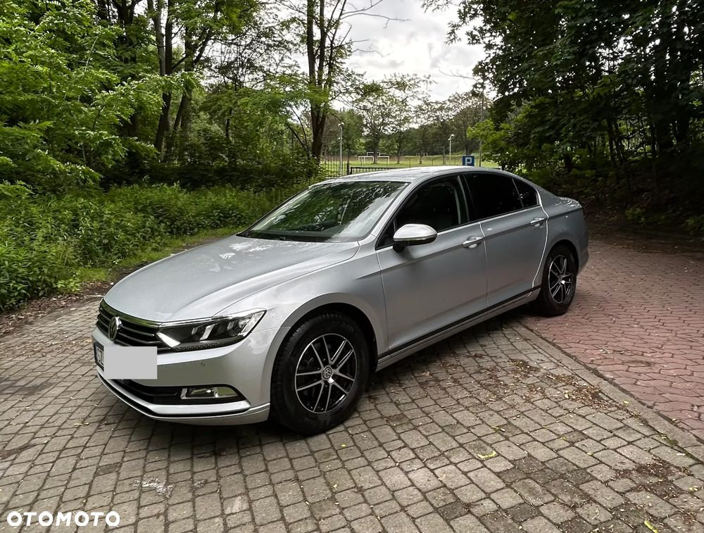 Volkswagen Passat - 2