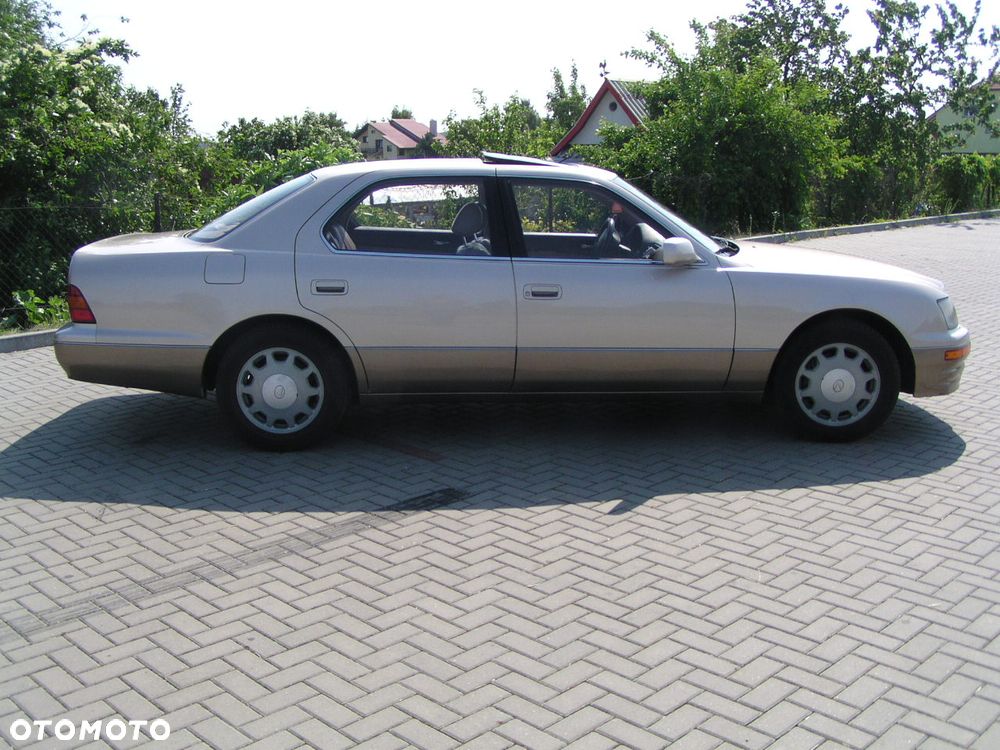 Lexus LS - 12