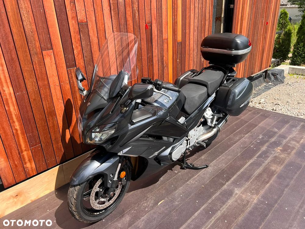 Yamaha FJR - 19