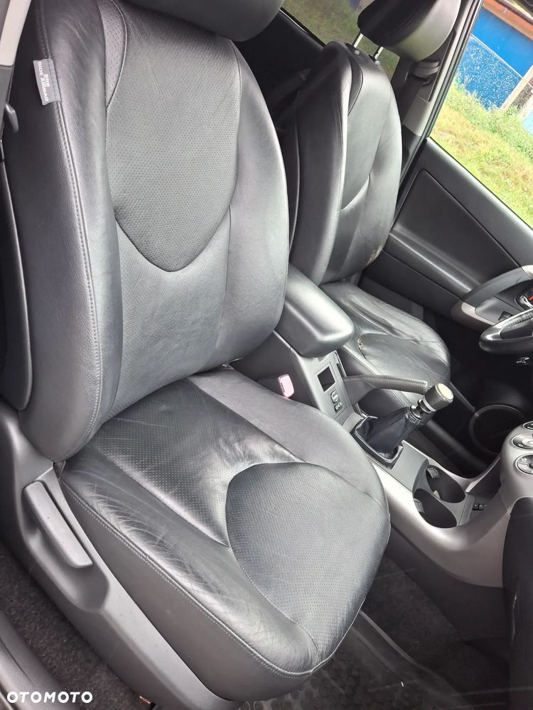 Toyota RAV4 - 18