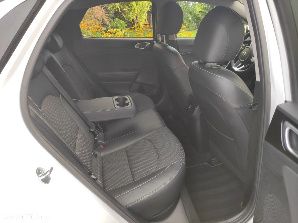 Kia XCeed - 14