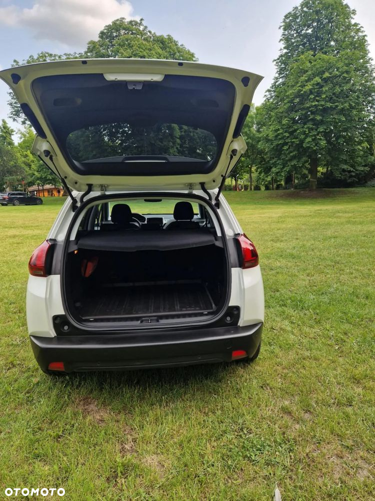 Peugeot 2008 1.2 Pure Tech Style S&S - 9