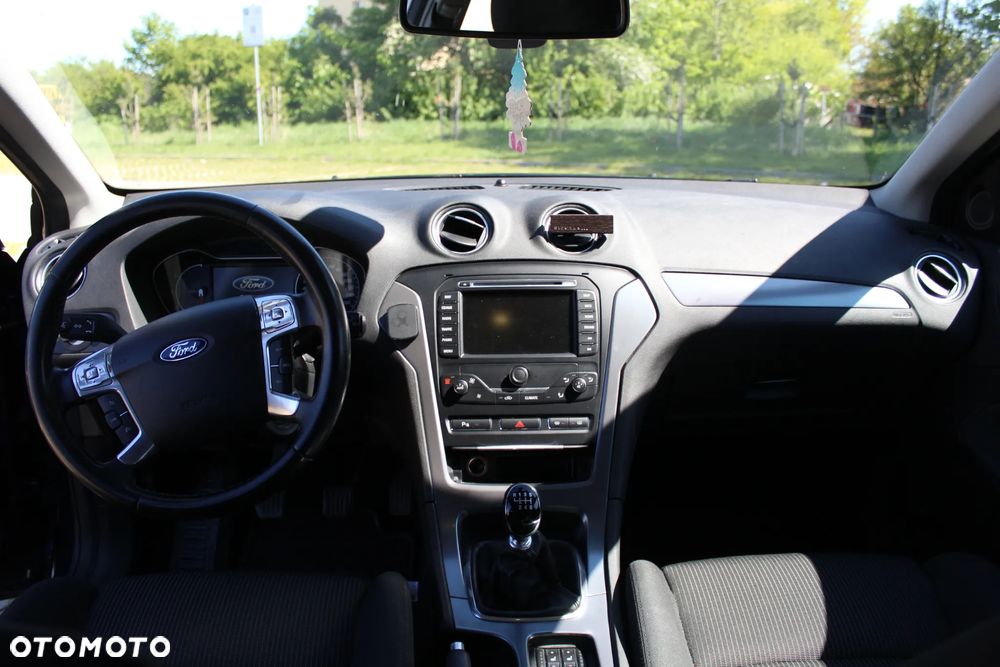 Ford Mondeo 2.0 TDCi Ghia - 11