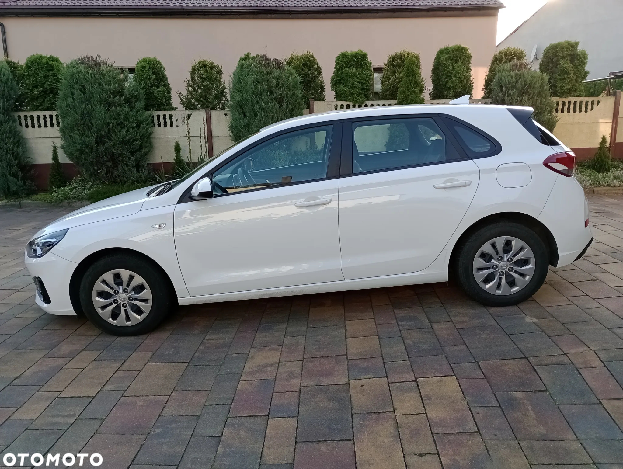 Hyundai i30 1.5 DPI Classic + - 10