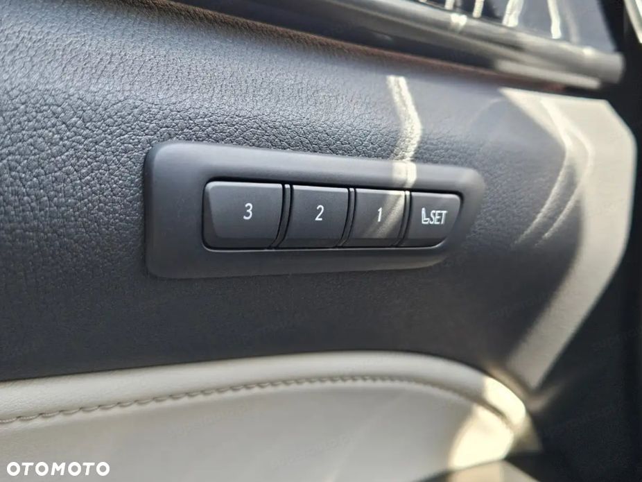 Lexus NX - 12