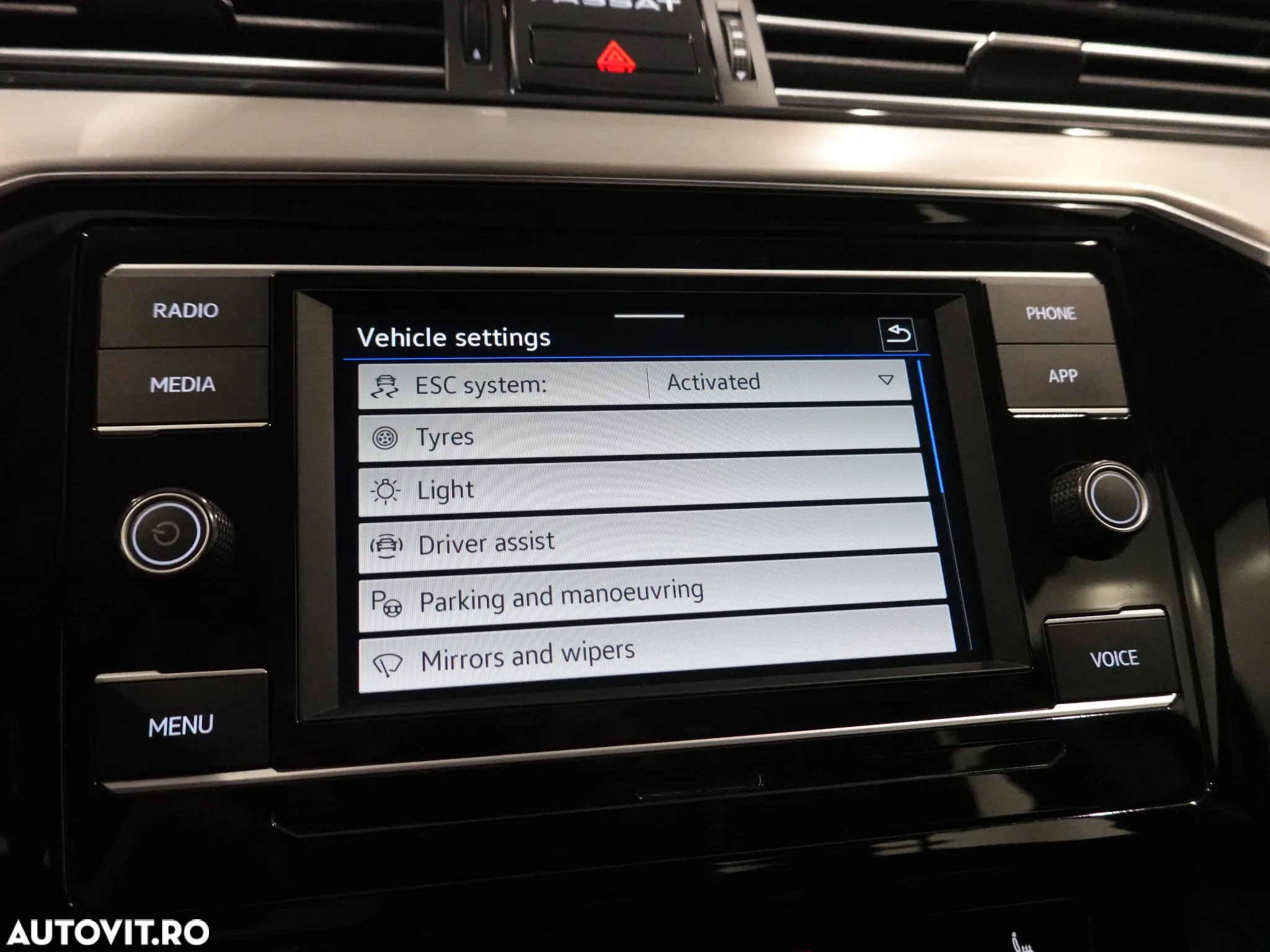 Volkswagen Passat - 27
