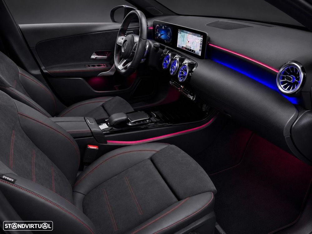 Mercedes-Benz A 180 d 7G-DCT AMG Line — fotografia 13