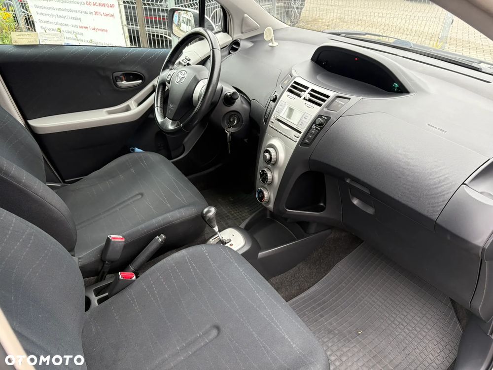 Toyota Yaris 1.3 Sol MM - 21