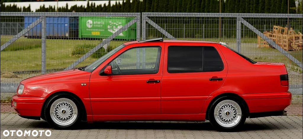 Volkswagen Vento - 15