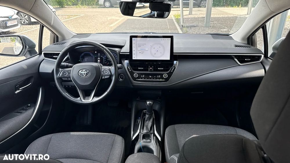 Toyota Corolla 1.8 HSD Business - 18